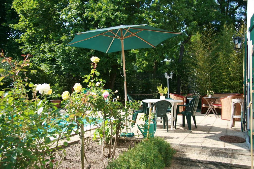 Les Hibiscus Bed & Breakfast Maisons-Laffitte Luaran gambar