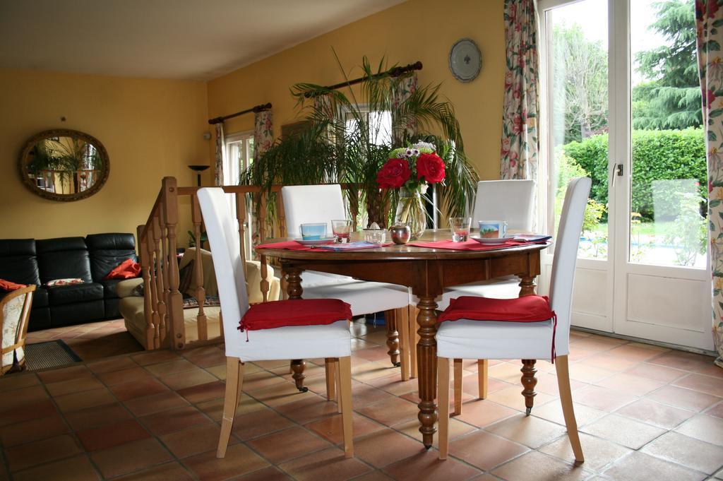 Les Hibiscus Bed & Breakfast Maisons-Laffitte Luaran gambar
