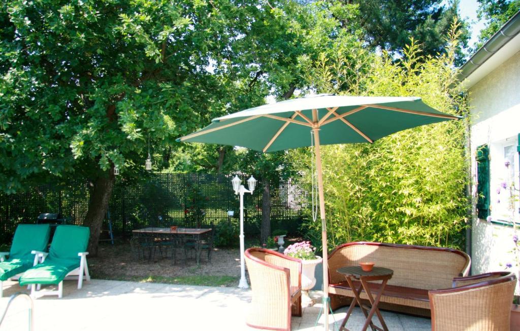 Les Hibiscus Bed & Breakfast Maisons-Laffitte Luaran gambar